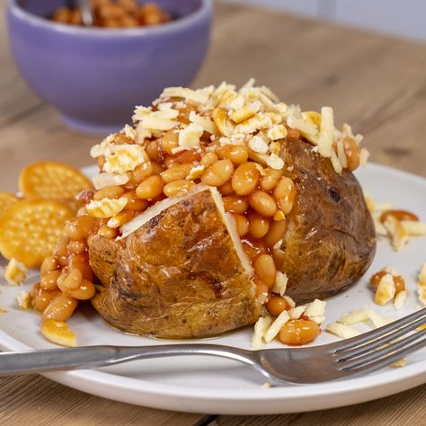 Jacket Potato Recipe, Jack Potato, Stadium Food, Mexican Potatoes, Jacket Potatoes, Jacket Potato, Healthy Food Dishes, Potato Recipe, Baked Beans