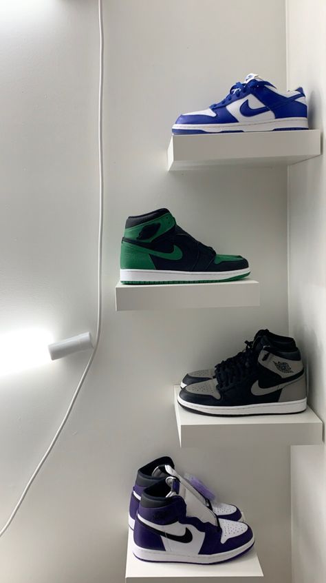 Shoes On Wall, Shoe Stand Ideas, Jordan 1 Shoe Wall, Room Ideas Aesthetic Sneakerhead, Room Decor For Sneakerheads, Jordans Collection Wall, Shoe Collection Room Aethestic, Sneaker Closet, Sneakerhead Room