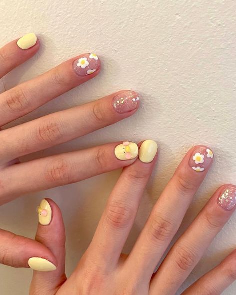 Cute Duck Nails, Jelly Nail Designs, Cute Korean Nails, Gel Nails French, Kawaii Characters, Yellow Nail Art, Jelly Nail, Minimalist Nail, Latest Nail Designs