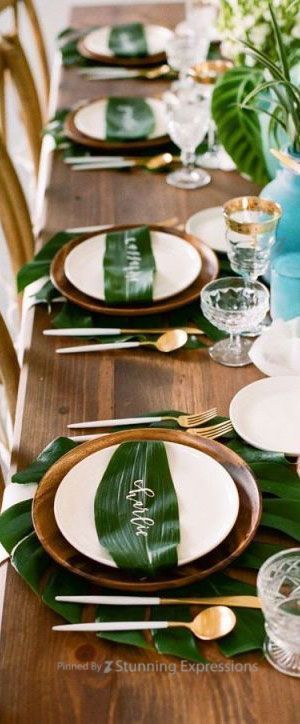 Wedding Table Settings Diy, Modern Tropical Wedding, Wedding Table Centerpieces Diy, Tropical Wedding Reception, Tropical Wedding Theme, Tropical Wedding Decor, Table Centerpieces Diy, Party Table Centerpieces, Wedding Table Designs