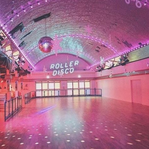 Disco Floor, 50s Aesthetic, Disco Aesthetic, Industrial Room, Roller Disco, American Graffiti, New Retro Wave, 80s Vibes, 80s Aesthetic