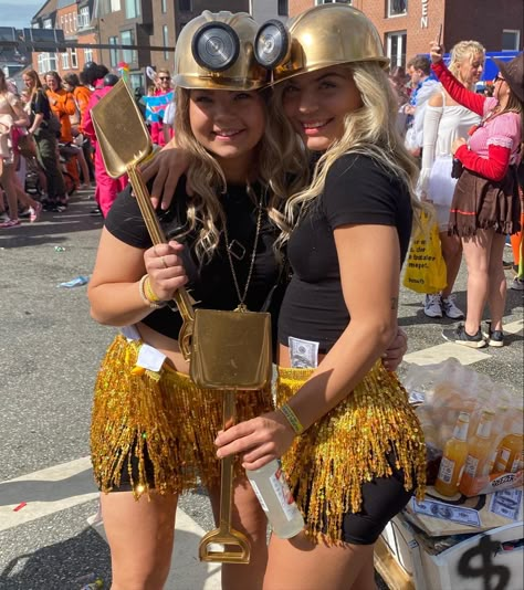 Gold Differ Costume, Gold Miners Costume, Gold Miner Costume, Gold Theme Football Game Outfit, Miner Halloween Costume, Gold Digger Outfit, Gold Costume Ideas, Miner Costume, Gold Digger Costume