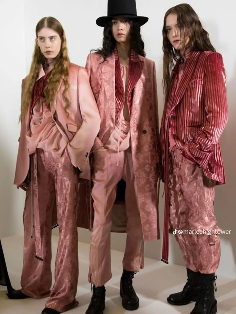 Anti Fashion, Quirky Fashion, Ann Demeulemeester, Mode Inspo, Pink Outfits, Glam Rock, Mode Vintage, Fashion Editorial, Paris Fashion