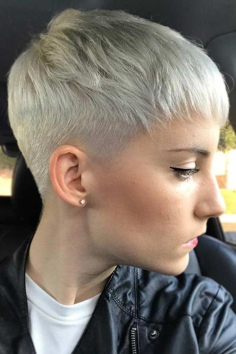 Unisex Haircuts, Fade Haircut Women, Short Hair Pixie Cuts, Super Short Hair, Very Short Hair, Penteado Cabelo Curto, Short Pixie Haircuts, Short Pixie Cut, Trending Haircuts