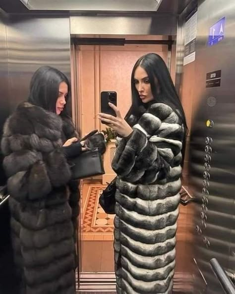 Chinchilla Fur Coat, Chinchilla Coat, Chinchilla Fur, Fashion Guide, Fur Fashion, Fur Coats, Ig Stories, Random Pics, Fur Coat