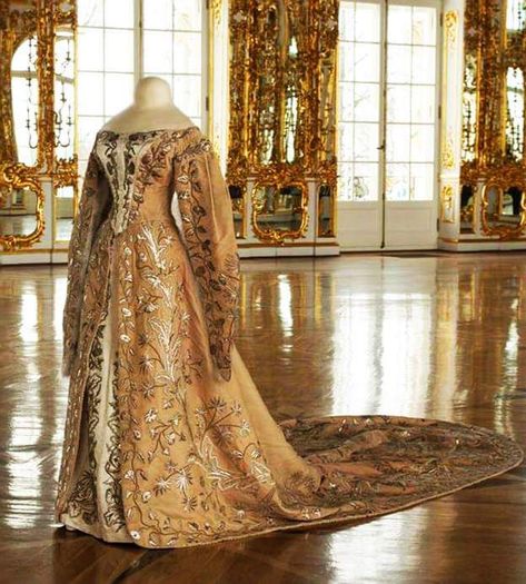 Russian Court Gown, Russian Court Dress, Xenia Alexandrovna, Royalty Dresses, Court Gown, February Revolution, Court Attire, Coronation Gown, Russian Dress