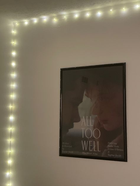 All Too Well Poster, Light Academia Room, Academia Room, Fairy Lights Bedroom, Taylor Swift Posters, All Too Well, Poster Room, Sadie Sink, Bedroom Posters