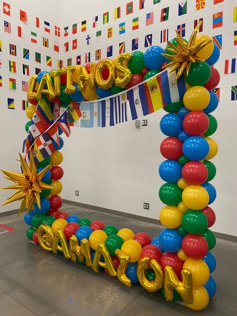 Make your corporate events (and more) even more memorable with Balloon Photo Booth - it's perfect for any occasion! This image is for reference purposes only. Total Height: 7' Total Width: 7' Contact us for any special request. We will make it Happen! Delivering in Tampa,Florida and surroundings. Welcome Home Balloon Bouquet, Outdoor Balloon Arch, Balloon Photo Frame, 7 11 Party, Party Entrance Decoration, Balloon Photo Booth, Balloon Store, Hanging Balloons, Balloon Photo