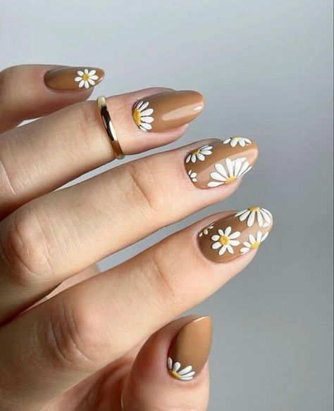 The top spring nails, spring nail art, and spring nail designs to copy Simple Gel Nails, Minimal Nails, Pretty Nail Art Designs, Cute Summer Nails, Pretty Nail Art, Floral Nails, Chic Nails, Fancy Nails, Short Acrylic Nails