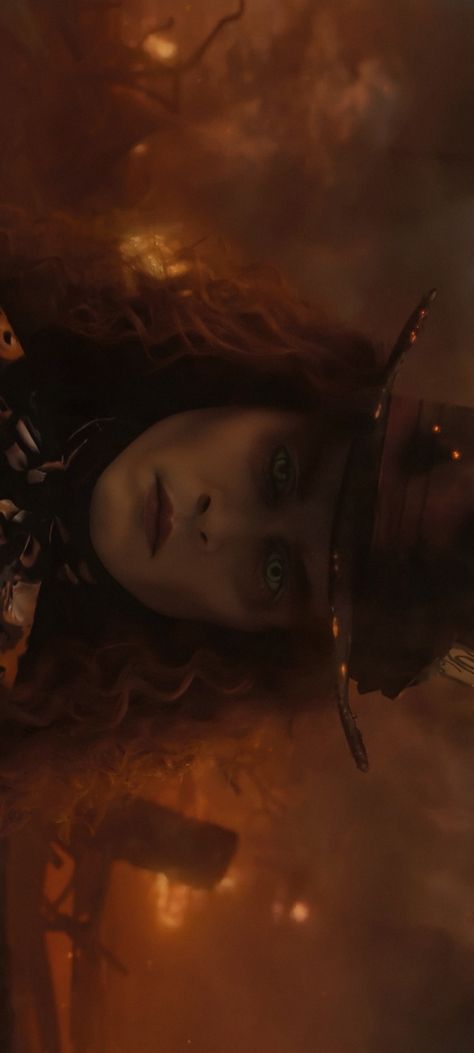 Tarrant Hightopp X Alice, Alice In Wonderland Cinematography, The Mad Hatter Johnny Depp, Mad Hatter Wallpaper, Mad Hatter Aesthetic, Time Alice In Wonderland, Tim Burton Alice In Wonderland, Alice And Mad Hatter, Alice In Wonderland Scenes