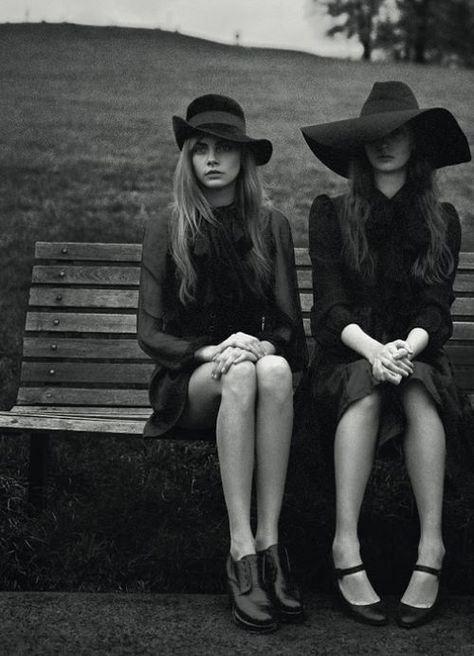 Southern gothic style inspired by American Horror Story Coven. Do you wear black on Wednesday? Sitting On A Bench, American Horror Story Coven, Sarah Richardson, Hall & Oates, Philip Treacy, Poppy Delevingne, Bellatrix Lestrange, Southern Gothic, Modern Witch