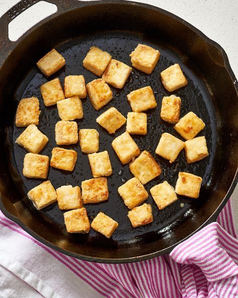 How To Make Crispy Tofu Without Deep-Frying — Cooking Lessons from The Kitchn Pan Fried Tofu, State Fair Food, Cooking Tofu, Crispy Tofu, Extra Firm Tofu, Fried Tofu, Cooking Lessons, Cooking Basics, Fair Food Recipes