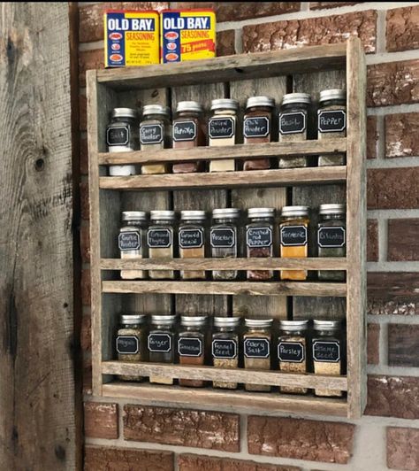 Mason Jar Spice Rack, Mason Jars Kitchen, Rustic Spice Rack, Rustic Pantry, Wall Spice Rack, Diy Spice Rack, Kitchen Spice Rack, Jelly Cupboard, Wood Spice Rack