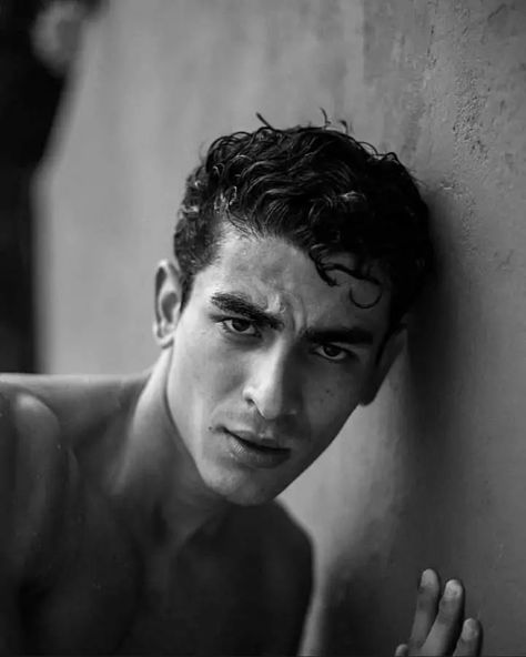 The 10 Arab Male Models the Fashion Industry is Crazy About Younes Bendjima, Balmain Hair, Img Models, Y Project, The Fashion Industry, Workout Session, Many Faces, Teen Vogue, Edgy Look