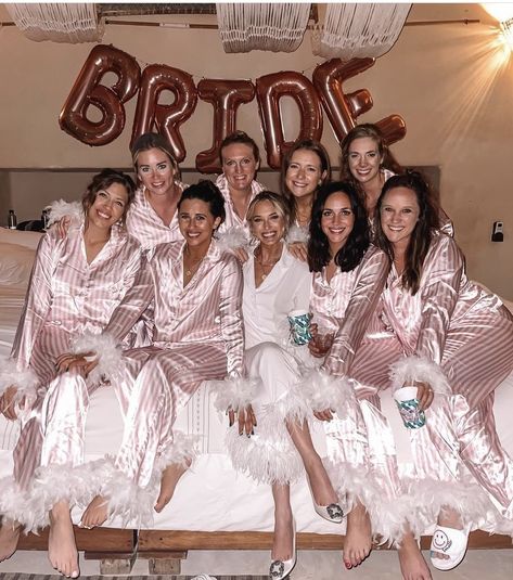 Pajama Party Outfit, Bridesmaid Get Ready Outfit, Bridesmaid Brunch, Miami Bachelorette Party, Bachelorette Inspo, Bachelorette Planning, Pink Bachelorette Party, Pink Bachelorette, Bride Pictures