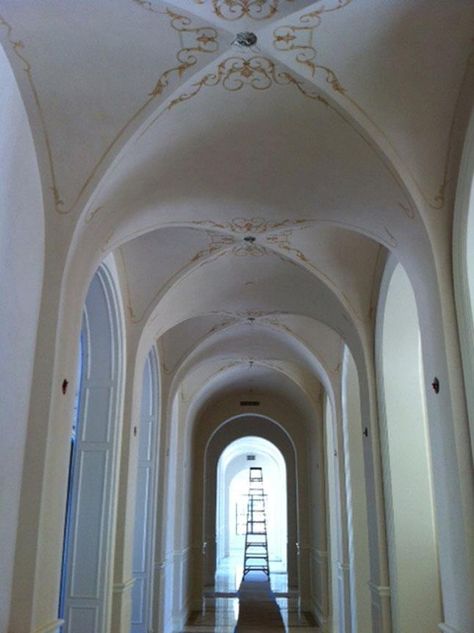 simple Hip Vault Ceiling, Groin Ceiling, Vault Ceiling, Painted Ceilings, Cave Bedroom, Barrel Vault Ceiling, Star Ceiling, Italian House, Ceiling Ideas