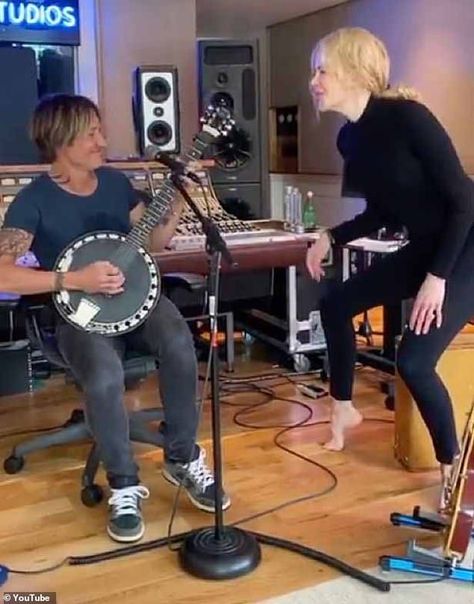 Keith Urban Songs, Thor Jane, Keith Urban Concert, Keith Urban Nicole Kidman, Surf Room Decor, Celebrity Yearbook Photos, Beautiful Singing, Nicole Kidman Keith Urban, Concert Video