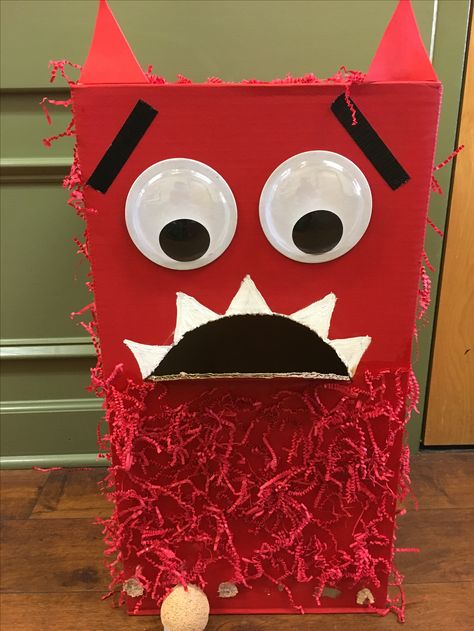 Love monster box ❤️❤️❤️ Monster Box, School Doors, Love Monster, Doors, Novelty Christmas, Christmas Ornaments, Holiday Decor, Halloween, Christmas