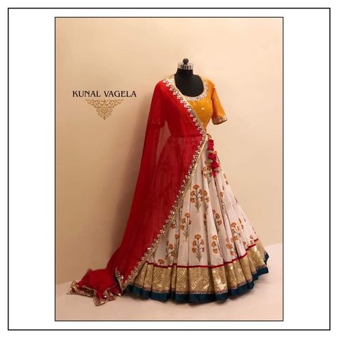 Kunal Vagela Lehenga, Kunal Vaghela, Rajputi Lehenga, Lehenga Simple, Lehenga Kurta, Indian Fits, Long Blouse Designs, Lehenga Saree Design, Simple Lehenga