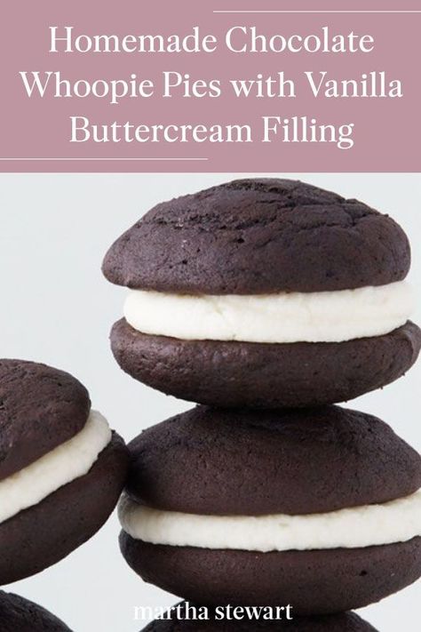 Easy Whoopie Pie, Whoopie Pie Filling, Chocolate Whoopie Pies, Pie Filling Recipes, Whoopie Pie, Buttercream Filling, Fall Dessert Recipes, Whoopie Pies, Fun Baking Recipes