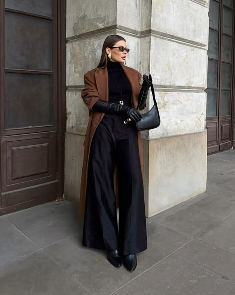 Dark Academia Classy Outfit, Women Overcoat Outfits, Orient Express Outfit, Elegant Classy Woman, Italian Rich Aesthetic, Winter Outfit Women Classy, Brooklyn Aesthetic Outfit, Dark Luxury Outfits, Modern Blair Waldorf Style