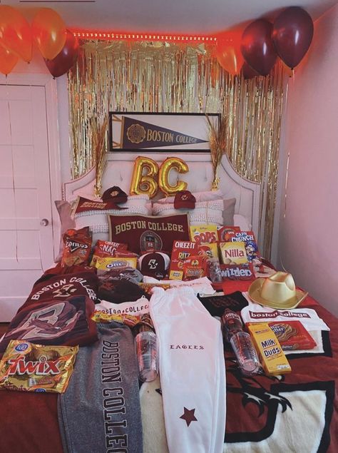 Babson College Aesthetic, Boston College Game Day Outfit, Boston College Dorm, Boston College Aesthetic, Friends Bed, College Announcements, College Bed, College Football Outfits, Babson College