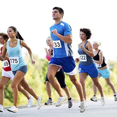 Try this beginner run-walk plan which helps you build to 30 minutes of continuous running. | Health.com Running People, Running Events, Marathon Training Plan, Shin Splints, Running Club, Mobility Exercises, Running For Beginners, Gut Bacteria, Marathon Runners