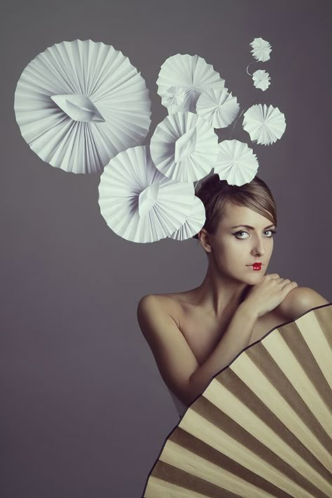 Paper Headpiece, Recycled Dress, Paper Hats, 얼굴 그리기, Paper Fashion, Crazy Hats, Paper Dress, Body Adornment, Paper Hat