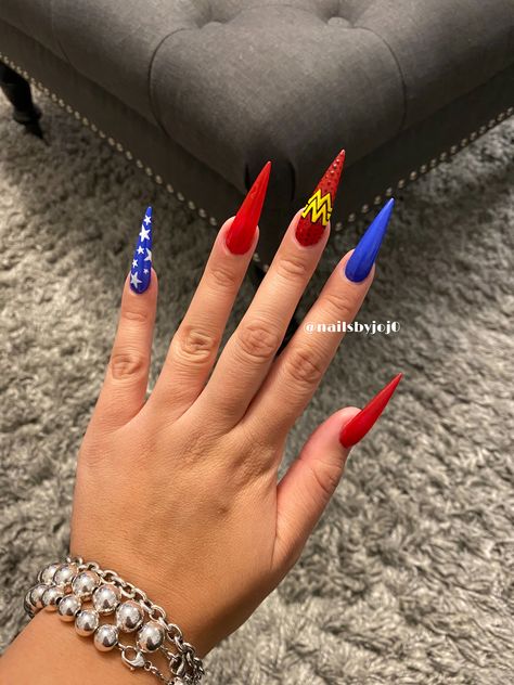 Wonder Woman Acrylic Nails, Wonder Woman Nails Designs, Wonder Woman Nails, Nail Training, Stilleto Nails Designs, Gucci Nails, No Chip Nails, Eye Nail Art, Super Cute Nails