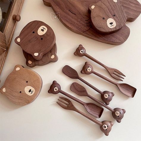 Walnut Wood Decor, Bear Furniture, Wood Bear, Thanksgiving 2022, Wood Plates, Setting The Table, Cute Furniture, Wooden Bear, Black Walnut Wood