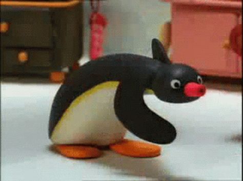 Pingu Memes, Penguin Dance, Pingu Pingu, Penguin Wallpaper, Noot Noot, Dancing Gif, Disco Dance, Coffee Crafts, Stop Motion