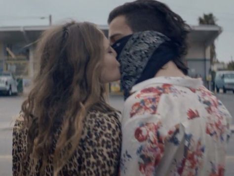 All I want in life is a boyfriend who looks like Matt Healy and will dress up like the couple in 'Robbers' with me for Halloween 💔 Adam Hann, Ratty Healy, Matthew Healy, The Wombats, George Daniel, Matt Healy, Matty Healy, Bonnie N Clyde, The Kiss