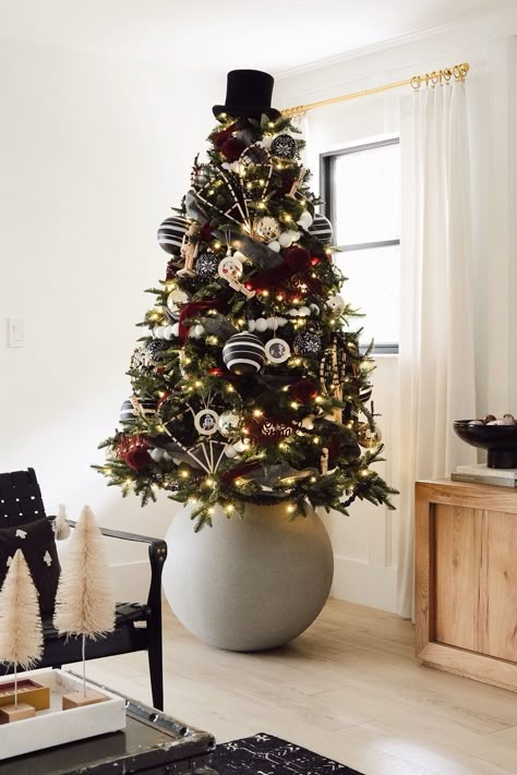 Christmas Tree In Black Pot, Christmas Tree In Large Pot, Flower Pot Christmas Tree Stand, Modern Industrial Christmas Decor, Christmas Tree In Vase, Christmas Tree Pot Ideas, Christmas Tree In Planter Ideas, Christmas Tree In Pot Planters, Christmas Tree In A Planter