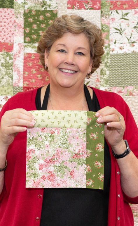 Learn how to make this easy, simple Building Blocks Quilt for beginners! Jenny Doan demonstrates how to make a quick and easy Building Blocks quilt using 10 inch squares of precut fabric (layer cakes). 1 Inch Square Quilt Patterns, Quilt Pattern 10 Inch Squares, Quilts Made With 10 Inch Squares, Quilts With 5 Inch Squares Patterns, Easy Block Quilts For Beginners, 3 Fabric Quilt Blocks, Building Block Quilt Pattern, Square Quilt Patterns Easy Free, Trailing Squares Quilt Pattern