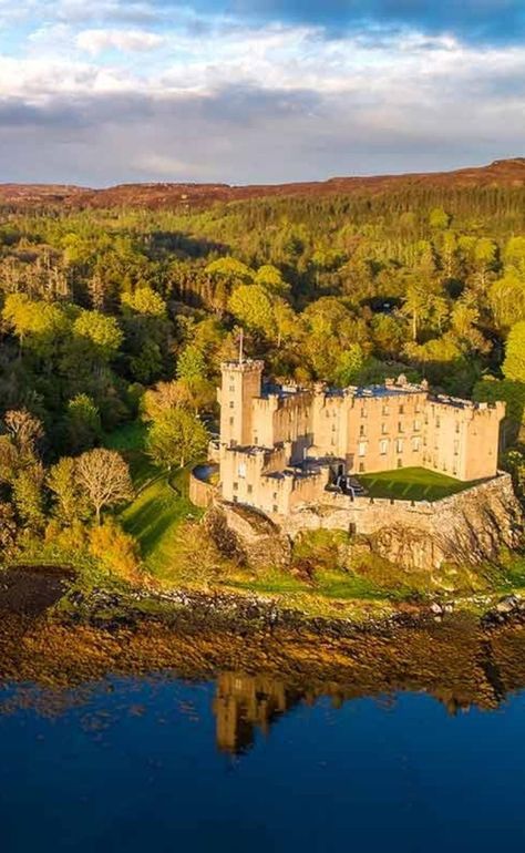 Dunvegan Castle, Clan Macleod, Country Life Magazine, Places In Scotland, Fairy Pools, European Castles, Castles In Scotland, The Isle Of Skye, Skye Scotland