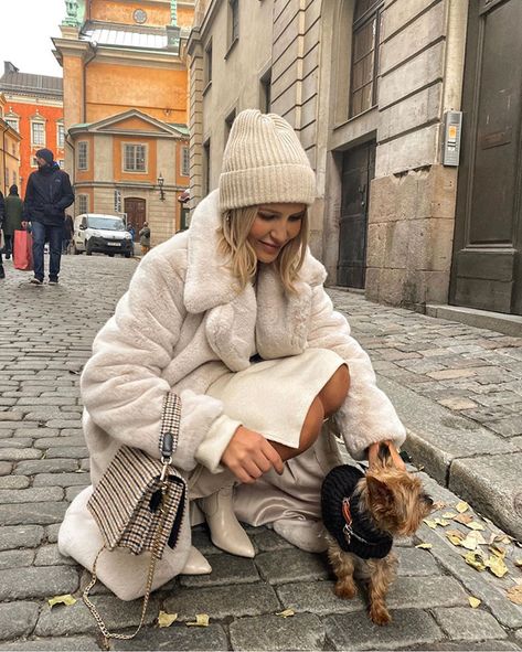 White Fluffy Coat, White Coats, White Winter Coat, Imperial Fashion, Dress Drop Waist, Stand Studio, Faux Fur Hat, Fluffy Coat, Snow Outfit