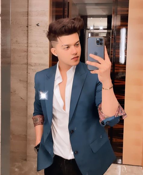 Zayn Malik Photoshoot, Riyaz Ali, Minion Art, Riyaz Aly, Editing Photography, Mens Photoshoot Poses, Dear Crush, Blazer For Boys, Best Pose For Photoshoot