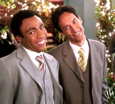 Troy and Abed in the morrrning Troy Barnes, Community Memes, Abed Nadir, Community Tv Show, Danny Pudi, Yvette Nicole Brown, Troy And Abed, Community Tv, Six Seasons