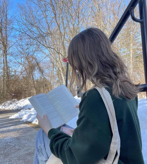 snowy days ⋆⁺₊❅⋆☃️ ⁺₊❆⋆𐙚 she lives!! i have been in such a bad reading slump lately… i hate it here. hoping to finish a dark & drowning tide by this weekend and then start a new arc, Osgood As She Gets by Cooper Beckett!! 🔍🌙🍂 i’m not so patiently waiting for my copy of MP:ITD to arrive🌟🫣🐝🌤️ even though i’m not gonna read it right away i need it here NOW. my friend is finishing DH this weekend which means we’ll start our buddy reading of the next two books. she’s never read them & i wanna re... Bookstagram Profile Picture Ideas, Reading Outside Aesthetic, Reading Book Pose, Reading Pics, Buddy Reading, I Hate It Here, Aesthetic Reading, Girl Oc, Reading Slump