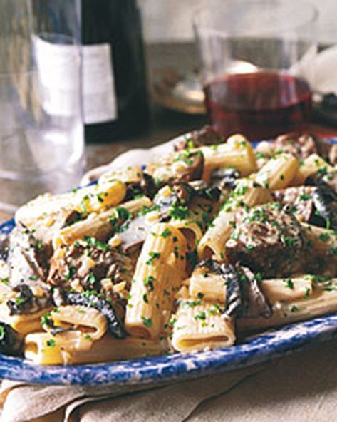 Steak Gorgonzola, Gorgonzola Recipes, Gorgonzola Pasta, Party Meals, Gorgonzola Sauce, Roquefort Cheese, Rigatoni Recipes, Weeknight Recipes, Steak And Mushrooms