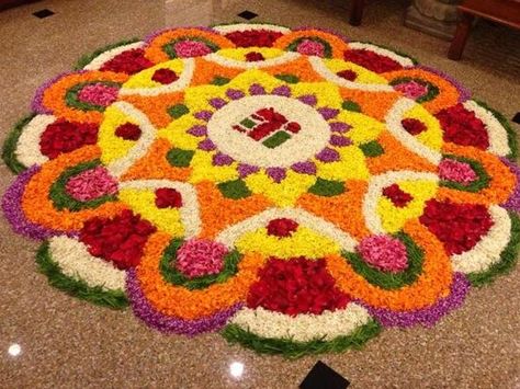 Crazy Quilting Ideas, Holi Decoration, Onam Pookalam Design, Onam Pookalam, Pookalam Design, Simple Flower Rangoli, Onam Festival, Diwali Decorations At Home, Festival Rangoli