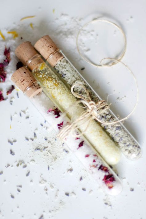 DIY Bath Salts – 3 Ways | http://helloglow.co/moisturizing-diy-bath-salts/ Bath Salts Recipe, Bath Salts Diy, Hello Glow, Moisturizing Bath, Homemade Bath, Diy Spa, The Gifted, Homemade Bath Products, Bath Salt