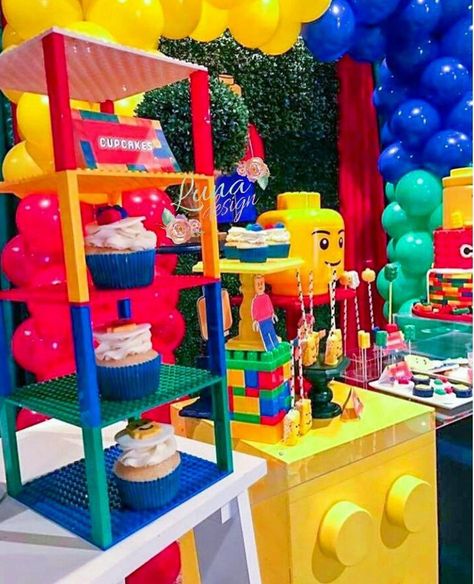 Lego Pool Party, Legoland Birthday, Lego Pool, Dino Lego, Lego Cookies, Kids Party Planning, Lego Themed Party, Lego Theme, Fifth Birthday