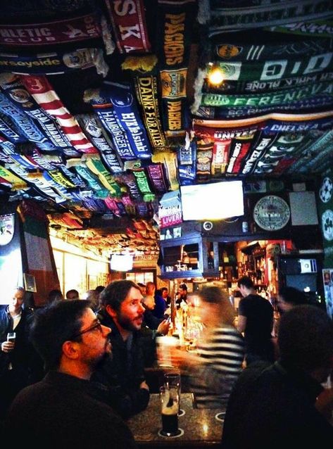 Football Pub, Grill Garden, American Sports Bar, Sports Bar Decor, Sport Bar Design, Pub Interior Design, Sports Pub, Sport Bar, Irish Bar