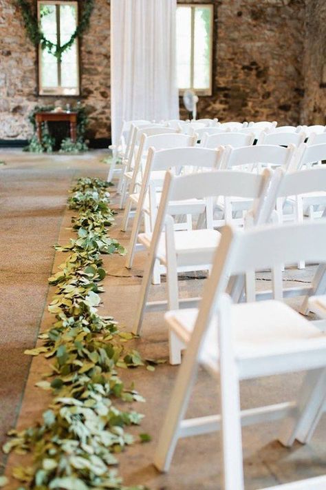 Aisle Greenery, Wedding Aisle Decorations Outdoor Simple, Wedding Aisle Decorations Outdoor, Greenery Runner, Wedding Aisle Outdoor, Barcelona Wedding, Wedding Isles, Wedding Aisle Decorations, Best Wedding Planner