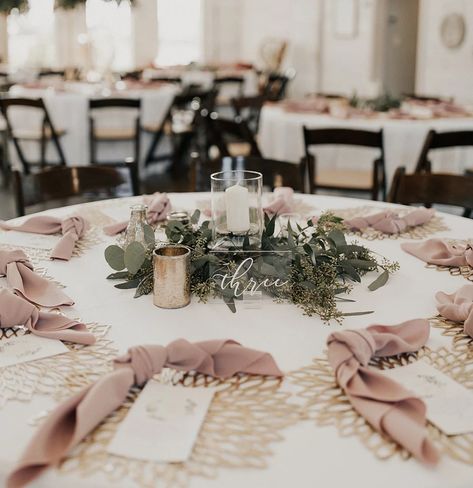 Tablecloth Inspiration, Reception Table Linens, Champagne Centerpiece, Champagne Wedding Themes, Wedding Table Linens, Wedding Tablecloths, Dusty Rose Wedding, Table Setting Decor, Venue Decor