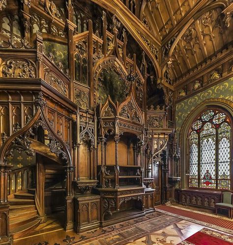 Gothic Architecture Of Lawyer's House (Kelch Mansion) In Saint-Petersburg, Russia Strange Decor, Gothic Victorian House, Tsarskoe Selo, Mansion Homes, Architecture Cool, Gothic Mansion, Gothic Interior, Abandoned Cities, Victorian Architecture