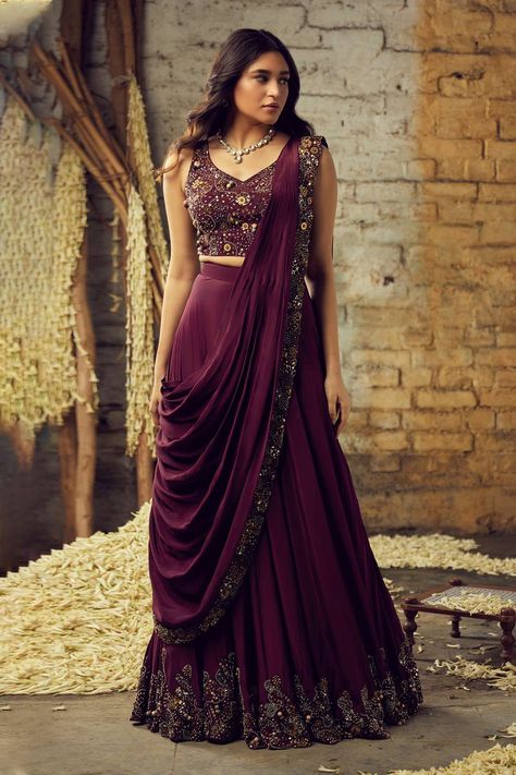 Pre Draped Saree Gown, Festive Draped Semi-stitched Choli, Festive Draped Sets With Resham Embroidery, Festive Draped Embroidered Choli, Festive Embroidered Draped Choli, Navratri Draped Sets With Zari Work, Draped Choli For Evening Festivals, Bollywood Draped Sets For Navratri, Evening Festive Draped Choli