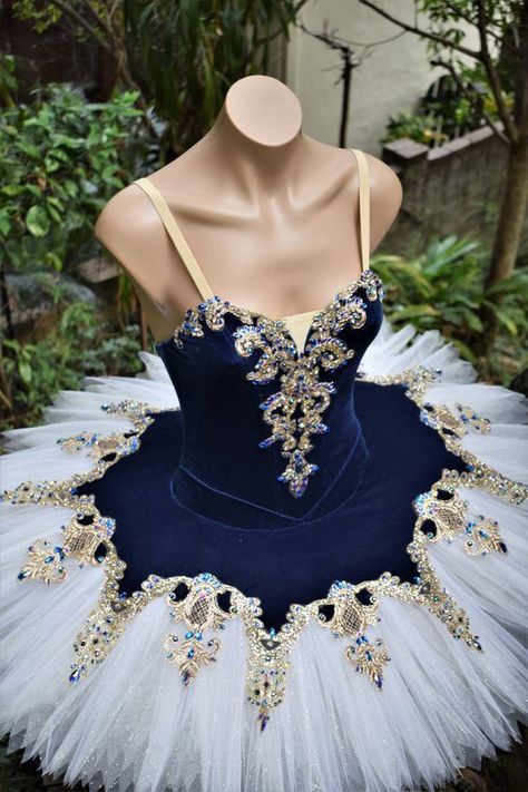 Modern Dancing, Ballet Costumes Tutus, Classical Ballet Tutu, Dancing Costumes, Ballerina Costume, Dance Tutus, Tutu Ballet, Ballet Inspiration, 파티 드레스