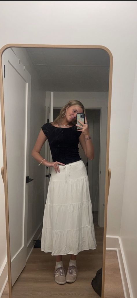 Casual Outfits With Dresses, Work Outfit Retail, Cute Modest Outfits Aesthetic, Cute Outfits For A Date, Fsy Outfits, Modest Christian Fashion, Youth Group Outfits, Outfits For France, Lds Church Outfits